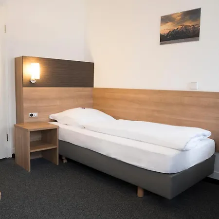 Zur Post 2* فايلهايم آن در تك